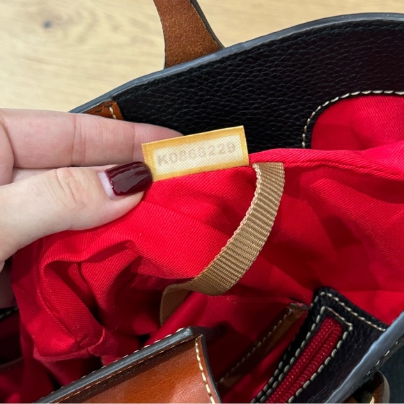 EUC Dooney & Bourke - Pebble Grain Brinley - Black Leather - Picture 10 of 15